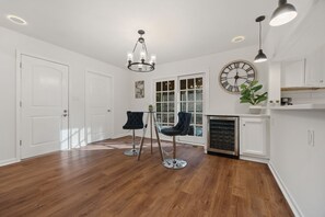 Interior - Spacious 5BR Home in Smyrna – Walk to Vinings, ATL (Smyrna)