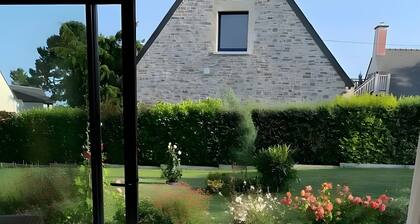 Bed and Breakfast 'Les Goélands - 2' with Shared Garden and Wi-Fi