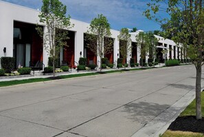 Exterior detail - Landing Apartments Royal Oak Madison Heights (Royal Oak)