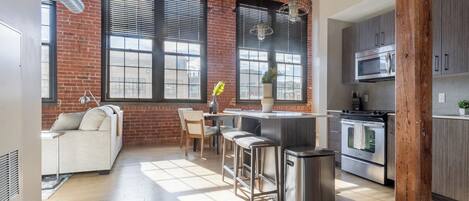 Geladeira, cafeteira/chaleira