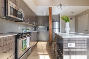 Geladeira, cafeteira/chaleira