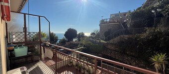 Attico Vista Mare con terrazza e posto auto