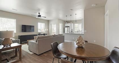 Landing | Incredible 2BD, Clubhouse