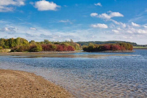 Rosehill Cottage 1699 – Stylish Hideaway with Mountain and Lake Views