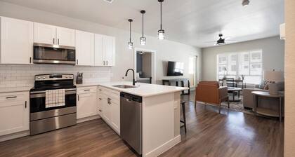 Landing | Incredible 2BD, Clubhouse