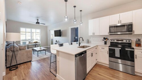 Landing | Incredible 2BD, Clubhouse