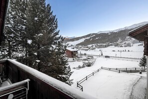 Property grounds - Alpine Ladybug Apartment in Livigno – Cozy Retreat for 4 Guests (Livigno)