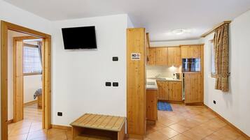 KĂŒhlschrank, Mikrowelle, Ofen, Herdplatte