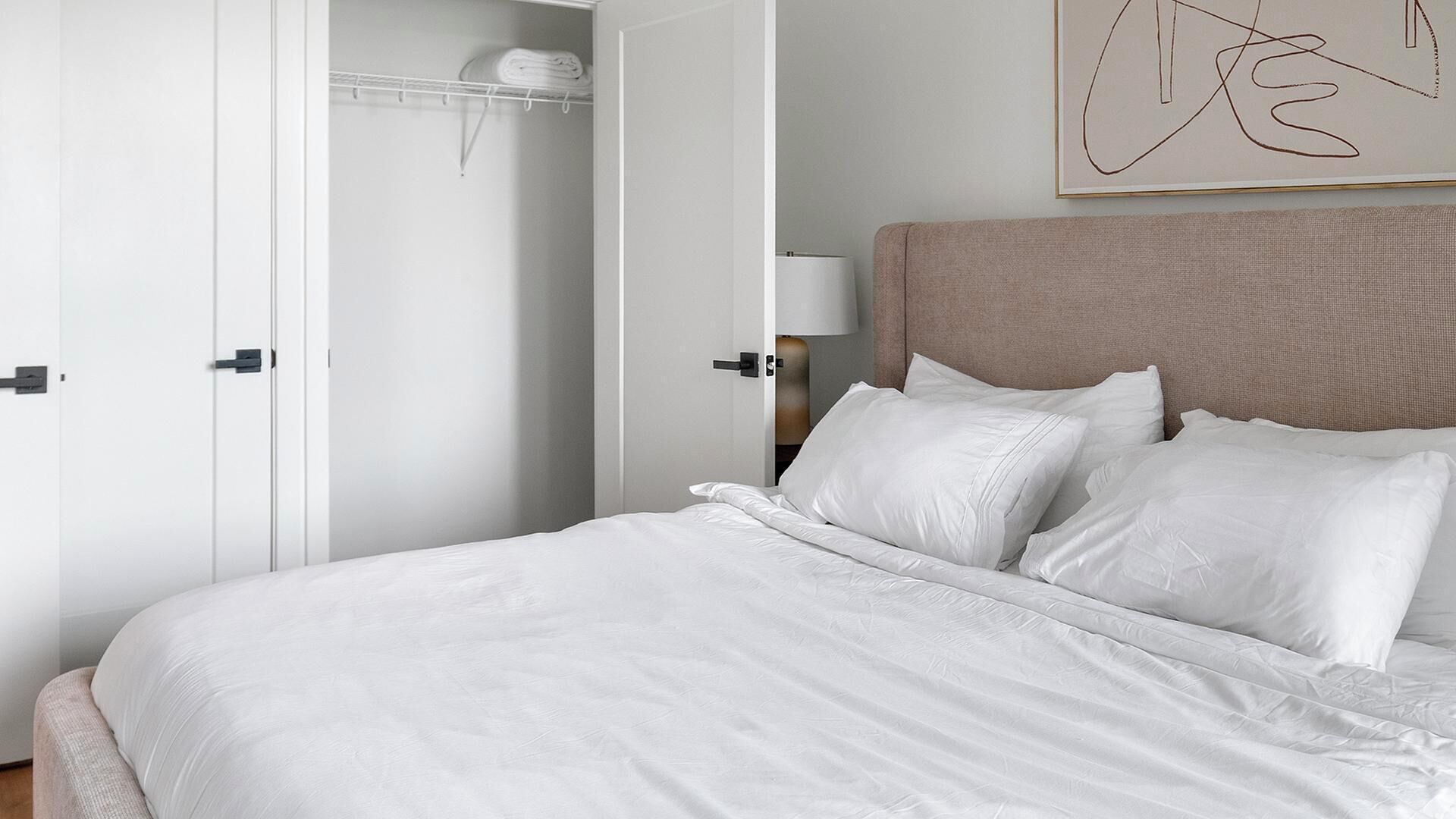 1 chambre, bureau, fer et planche à repasser, Wi-Fi