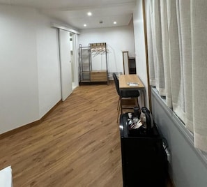 Standard Suite | Down comforters, minibar, in-room safe, desk - HOTEL MEDICIS (BARCELONA)