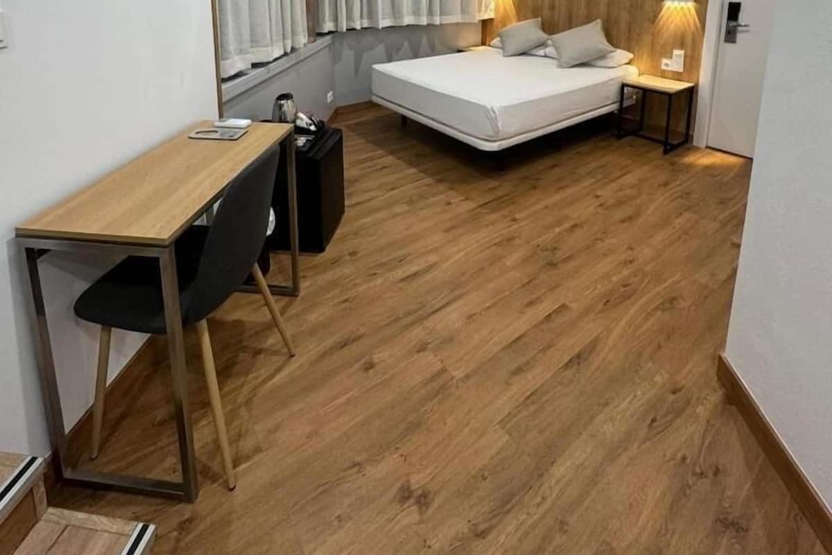 Standard Suite | Down comforters, minibar, in-room safe, desk