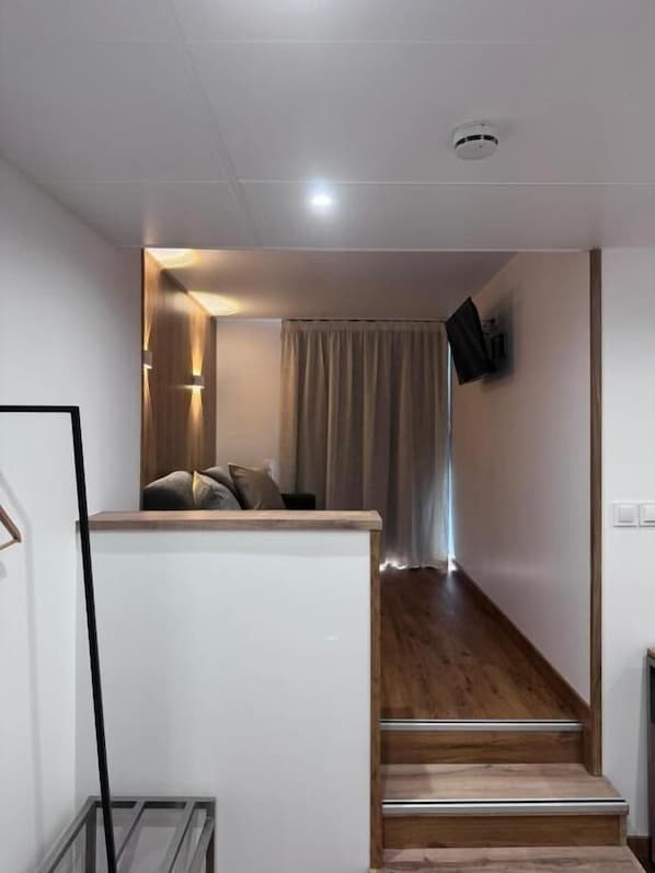 Standard Suite | Down comforters, minibar, in-room safe, desk - HOTEL MEDICIS (BARCELONA)