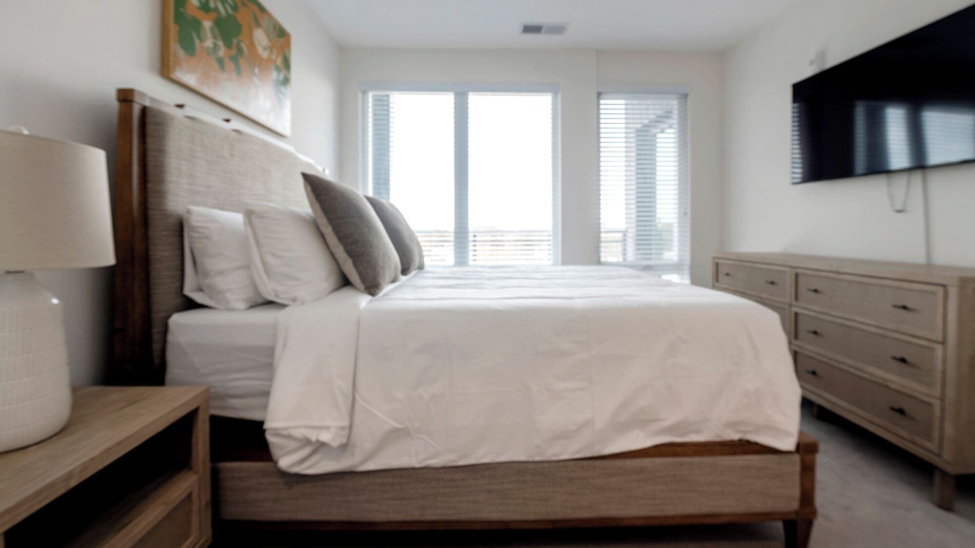 公寓 (1 Bedroom) | 2 多间卧室、特色装修、特色家居、办公桌