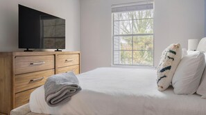 2 bedrooms, desk, iron/ironing board, WiFi - Landing | Incredible 2BD, Clubhouse, Gym (Atlanta)