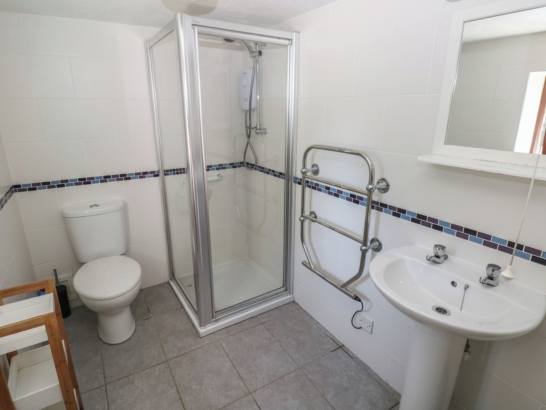Cottage | Bathroom | Shower