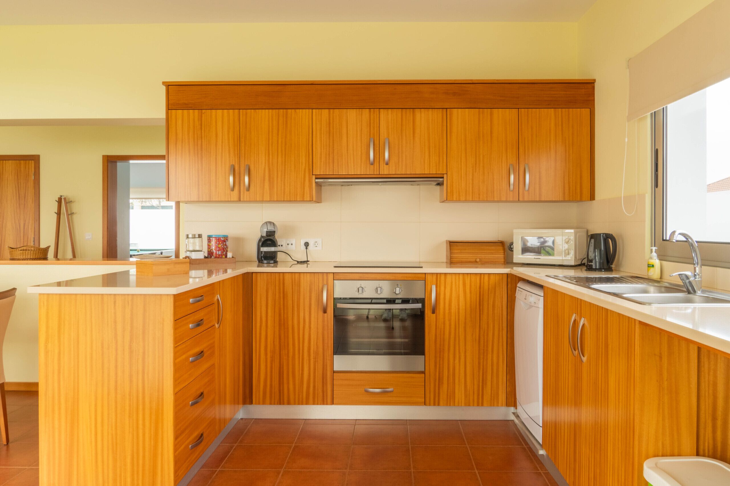 Réfrigérateur, micro-ondes, four, lave-vaisselle