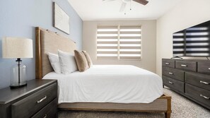 2 bedrooms, desk, iron/ironing board, WiFi - Landing | Spectacular 2BD, Pool, Gym (Loveland)