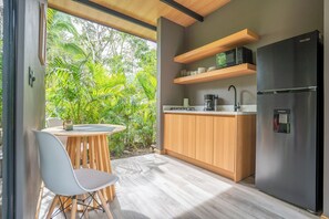 Living area - Raya Bungalow (Puerto Viejo de Talamanca)