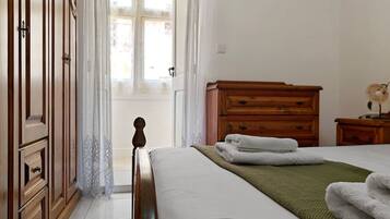 Fer et planche Ă repasser, Wi-Fi, draps fournis