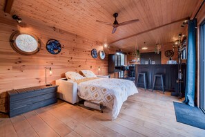 1 quarto, Wi-Fi de cortesia, roupa de cama