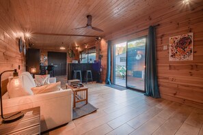 Living area - Gîte Insolite Carpe Diem (La Haie-Traversaine)