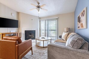 Smart TV - Landing | Spectacular 2BD, Tennis Court, Gym (Palm Bay)