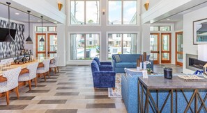 Smart TV - Landing | Beautiful 1BD, Clubhouse, Gym (Houston)