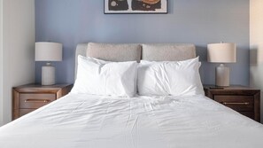 Desk, iron/ironing board, WiFi, bed sheets - Landing | Beautiful 1BD, Clubhouse, Pool (Houston)