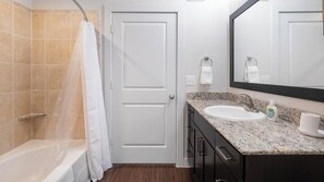Bathroom - Landing | Beautiful 1BD, Clubhouse, Pool (Houston)
