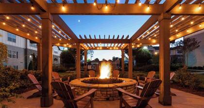 Landing | Stunning 1BD, Courtyard, Gym