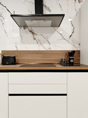 冰箱、微波炉、烤箱、炉灶