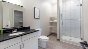 Bathroom - Landing | Amazing 1BD, Rooftop Lounge, Gym (Memphis)