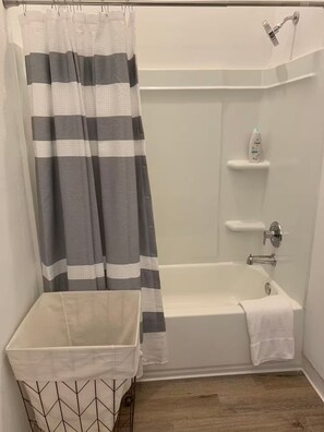 Hair dryer, towels, soap, toilet paper - Fully Furnished Studio Directly Across from TMH (Tallahassee)