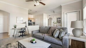 Smart TV - Landing | Amazing 1BD, Pool, Gym (Grand Prairie)