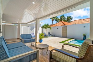Pool - Private pool • 5 min drive to beach • BBQ (Noord)