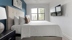 Desk, iron/ironing board, WiFi, bed sheets - Landing | Chic 1BD, Pool, Gym (Austin)