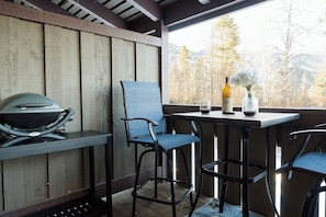 Outdoor dining - Outpost: Raspberry 3723 - Remodeled! (WIlson)