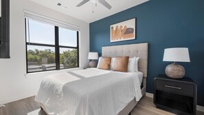 Desk, iron/ironing board, WiFi, bed sheets