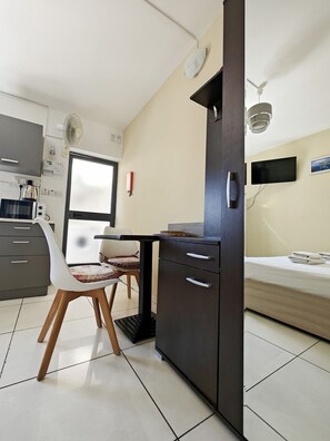 Iron/ironing board, WiFi, bed sheets - Corner view 4  1 bedroom apartment (Marsaskala)