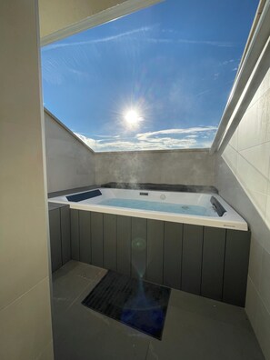 تجهيزات عازلة للصوت وواي فاي مجانًا