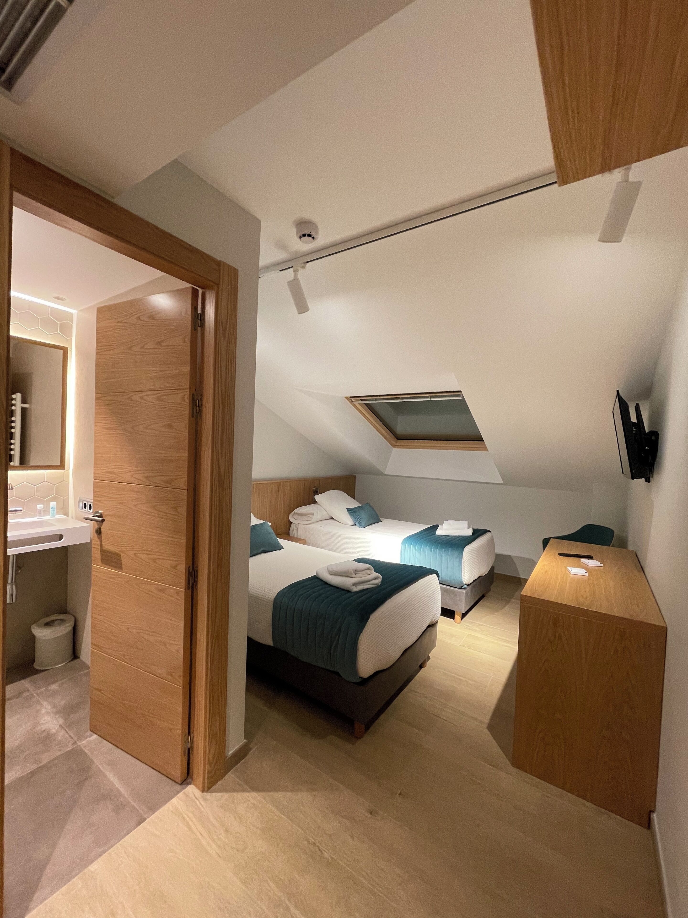 تجهيزات عازلة للصوت وواي فاي مجانًا