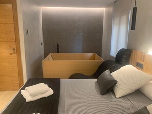 تجهيزات عازلة للصوت وواي فاي مجانًا