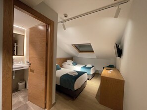 Soundproofing, free WiFi - Hostal Ibaisek (Zudaire)