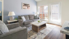Smart TV - Landing | Spectacular 2BD, Pool, Gym (Pasadena)