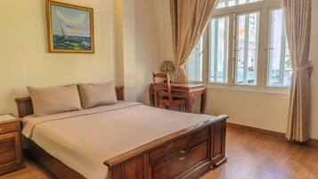 5 bedrooms, iron/ironing board, free WiFi