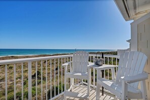 Property grounds - Updated End Unit in Wrightsville Dunes with Loft and Oceanfront Views (Wrightsville Beach)