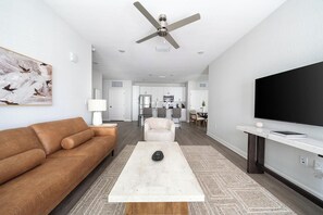 Smart TV - Landing | Amazing 2BD, Gym, Pool (Palm Bay)