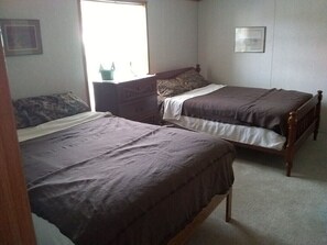 خدمة الإنترنت وملاءات أسرّة