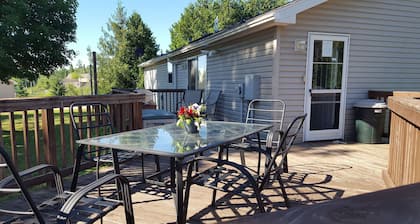 Beautiful 2-bedroom house with AC in charming Germfask Close to Pictured Rocks