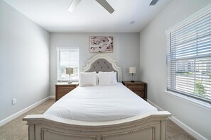 2 bedrooms, desk, iron/ironing board, WiFi - Landing | Beautiful 2BD, Pool, Gym (Palm Bay)